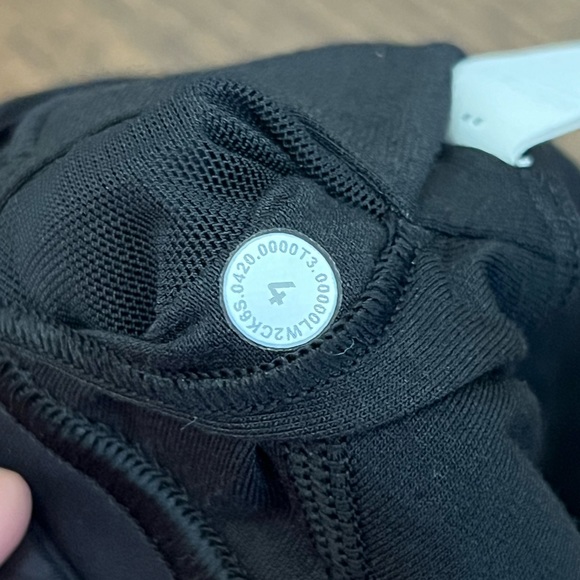 Lululemon Stronger As One Long Line Bra *Medium Support, C/D Cup - Picture 4 of 6